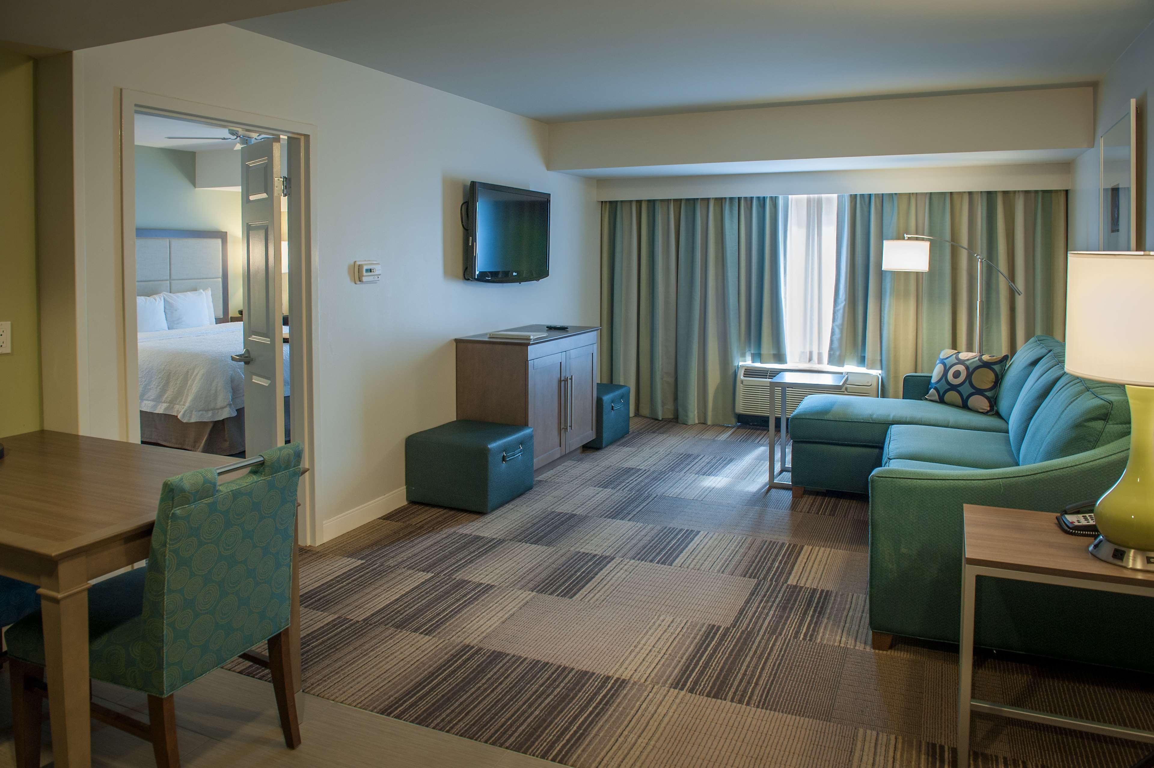 Hampton Inn & Suites New Orleans/Elmwood Harahan Екстериор снимка