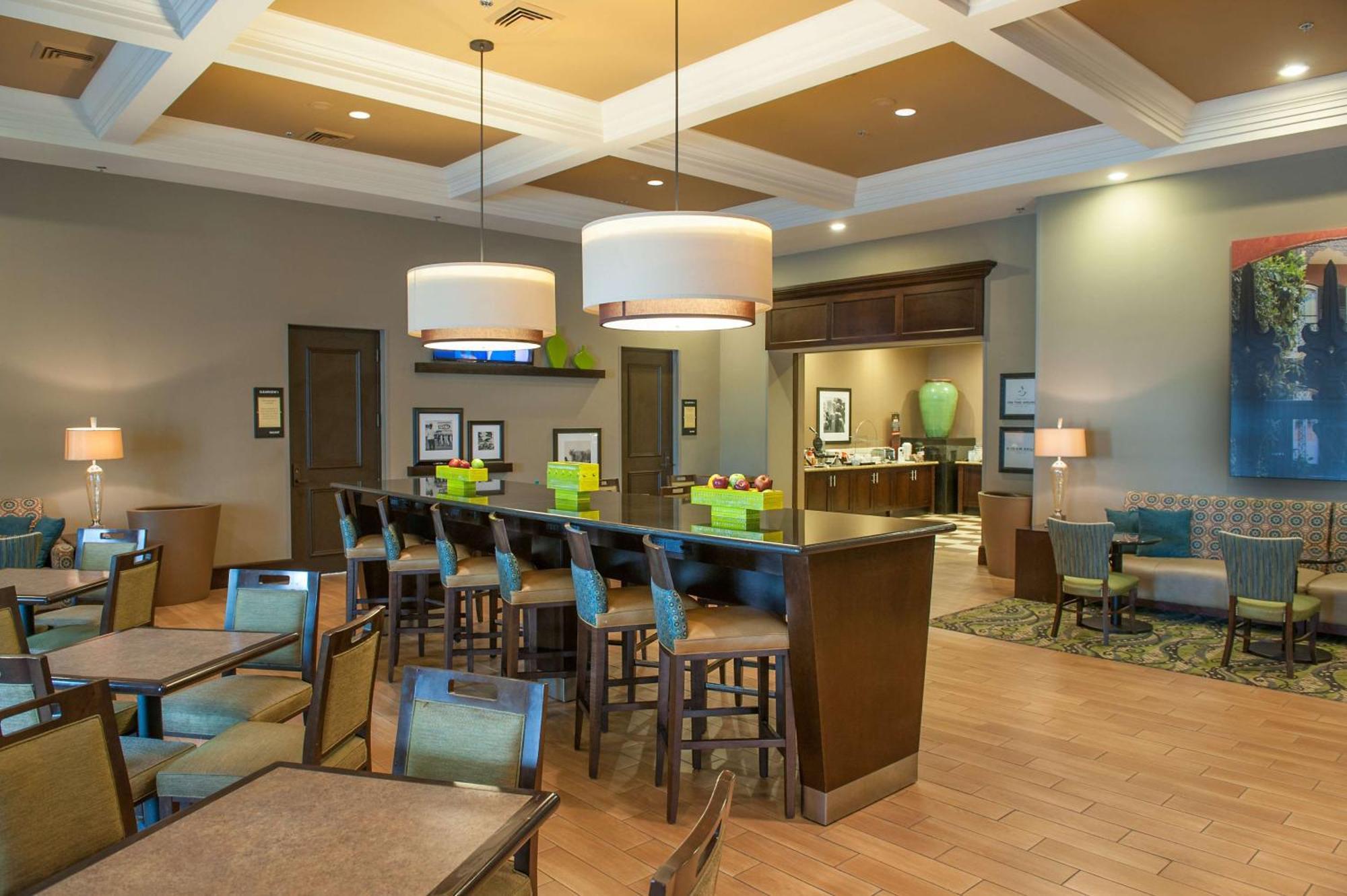 Hampton Inn & Suites New Orleans/Elmwood Harahan Екстериор снимка